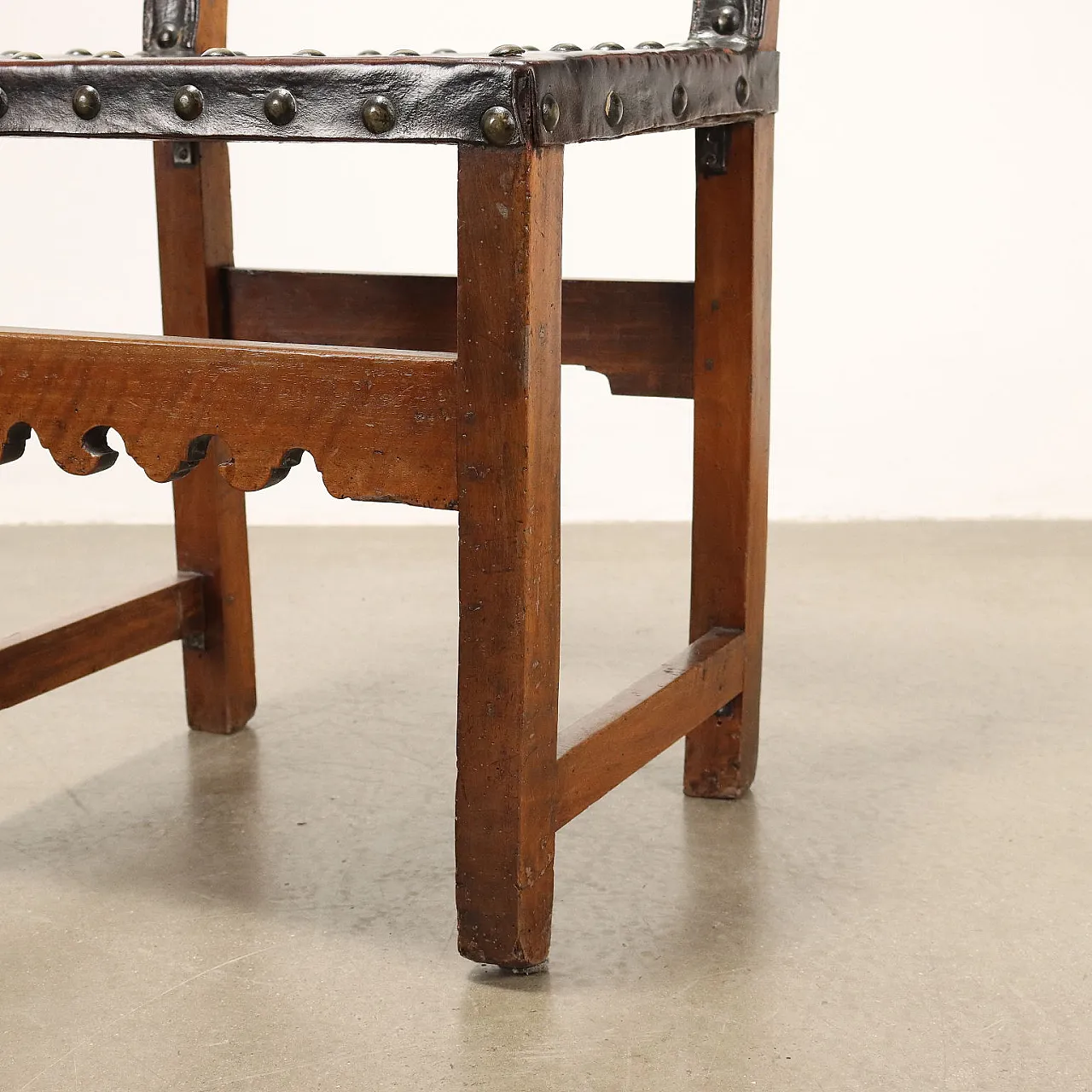 4 Sedie barocche in pelle e noce, '700 8