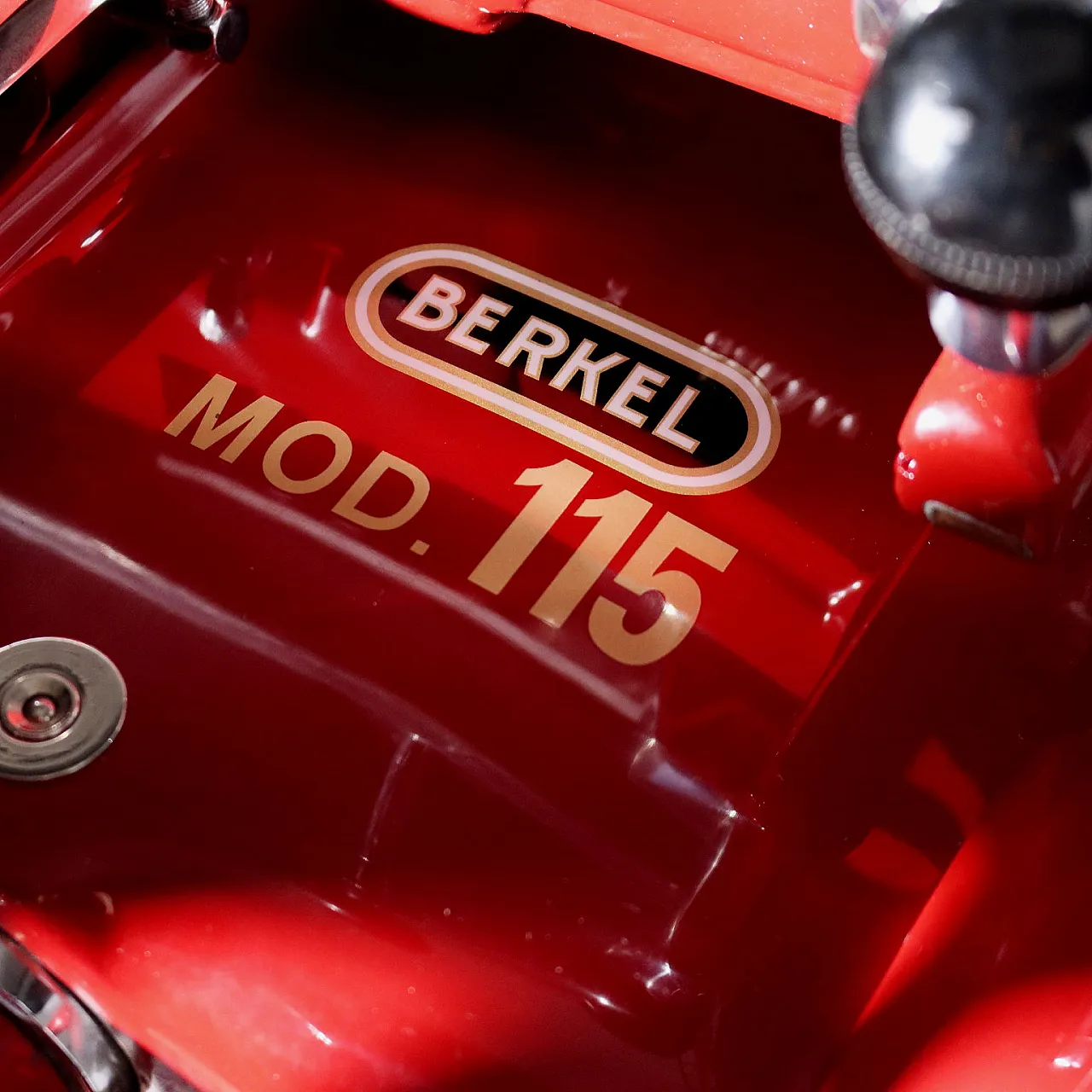 Red Berkel slicer Model 115, restored, 1950s 7