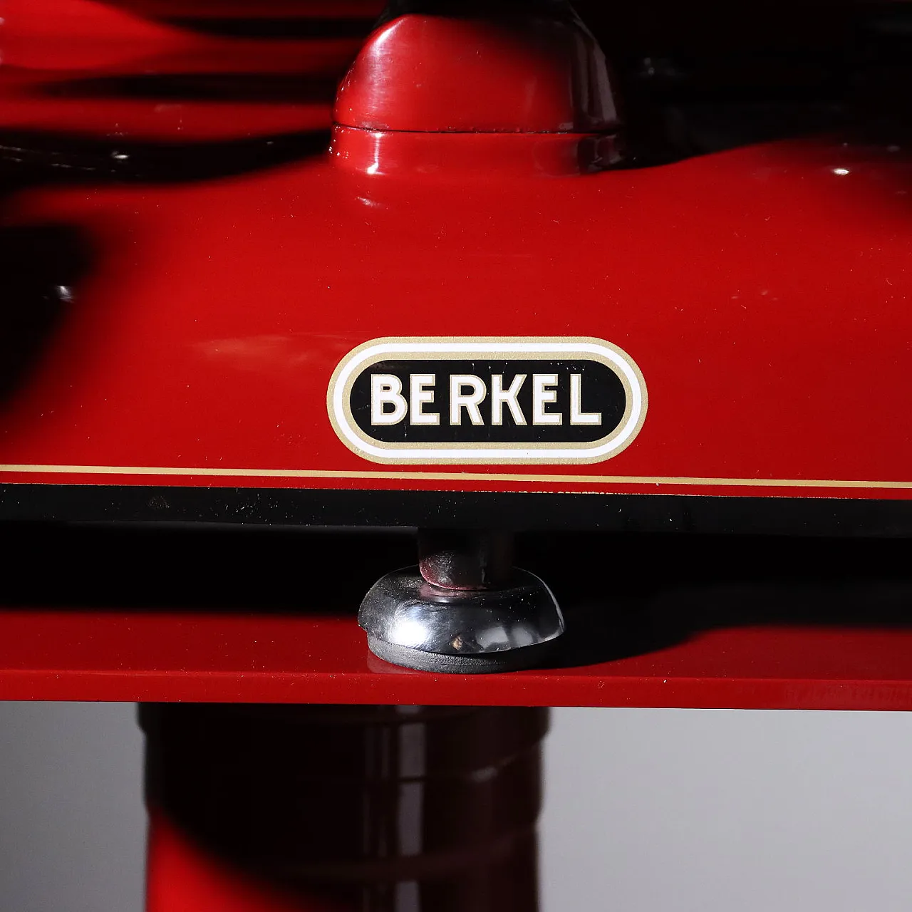 Red Berkel slicer Model 115, restored, 1950s 9