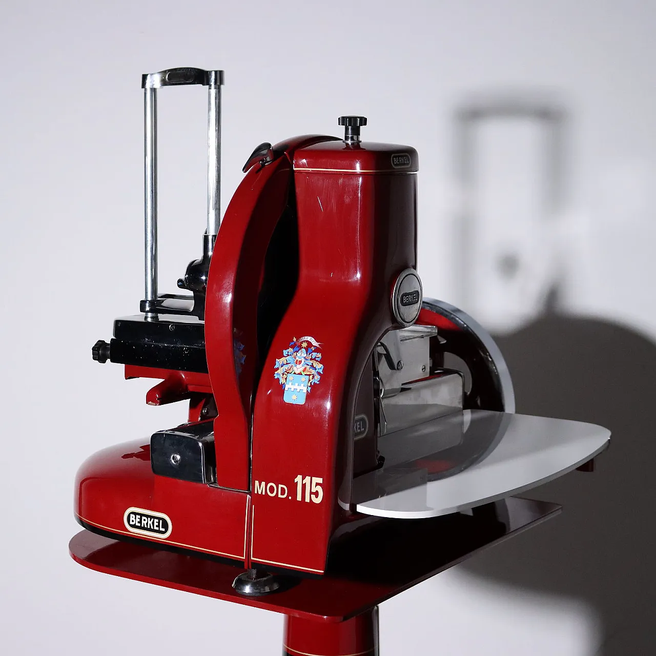 Red Berkel slicer Model 115, restored, 1950s 10