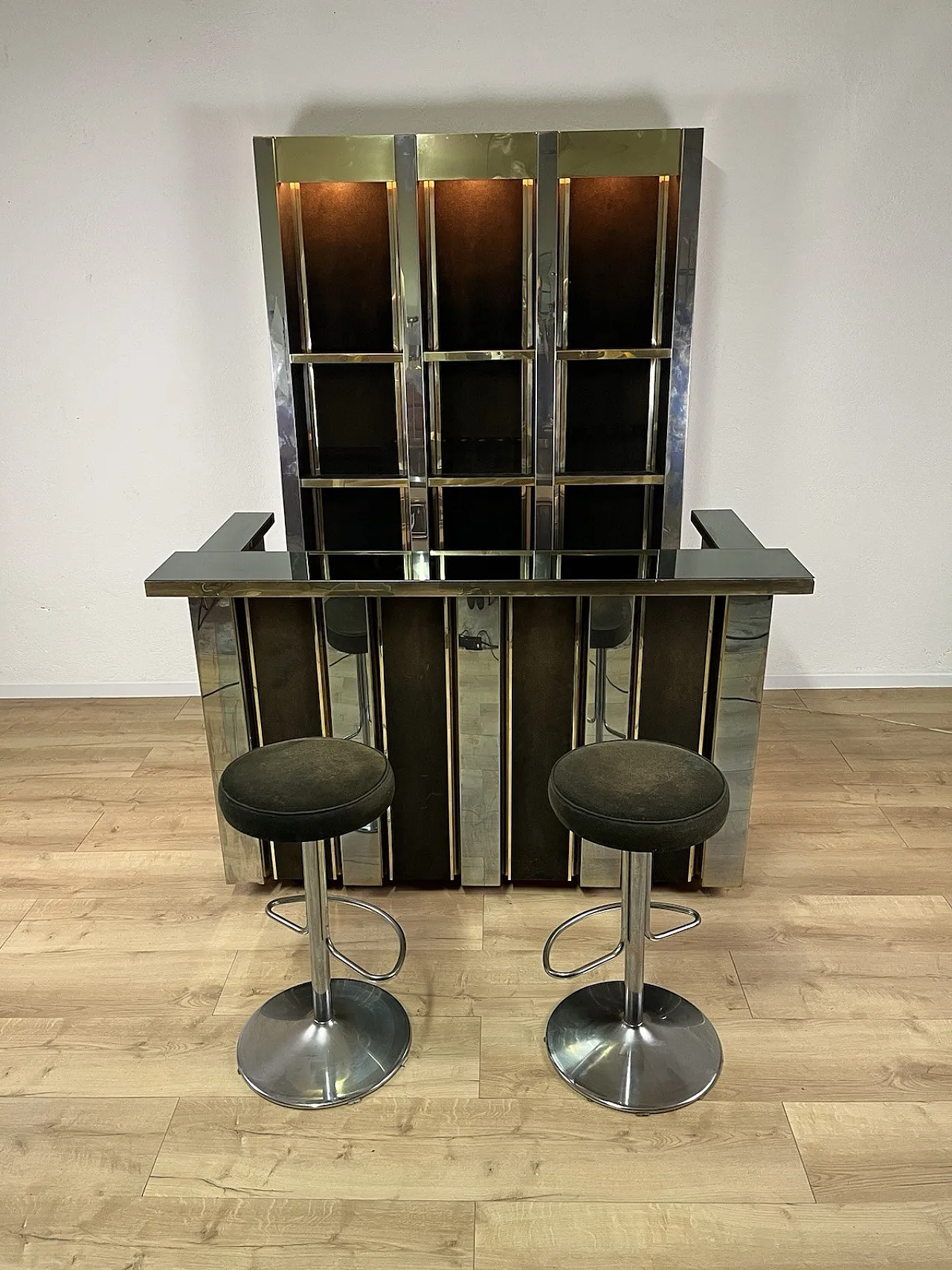 Metal and glass bar cabinet by Willy Rizzo, 1960s 1