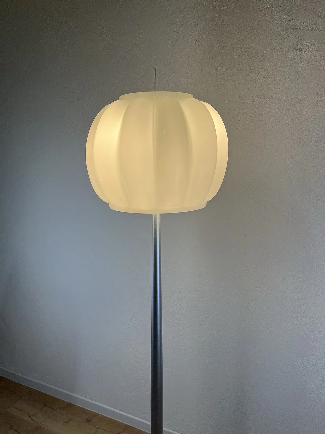 Lampada da terra Esperia in vetro, anni ’70 2