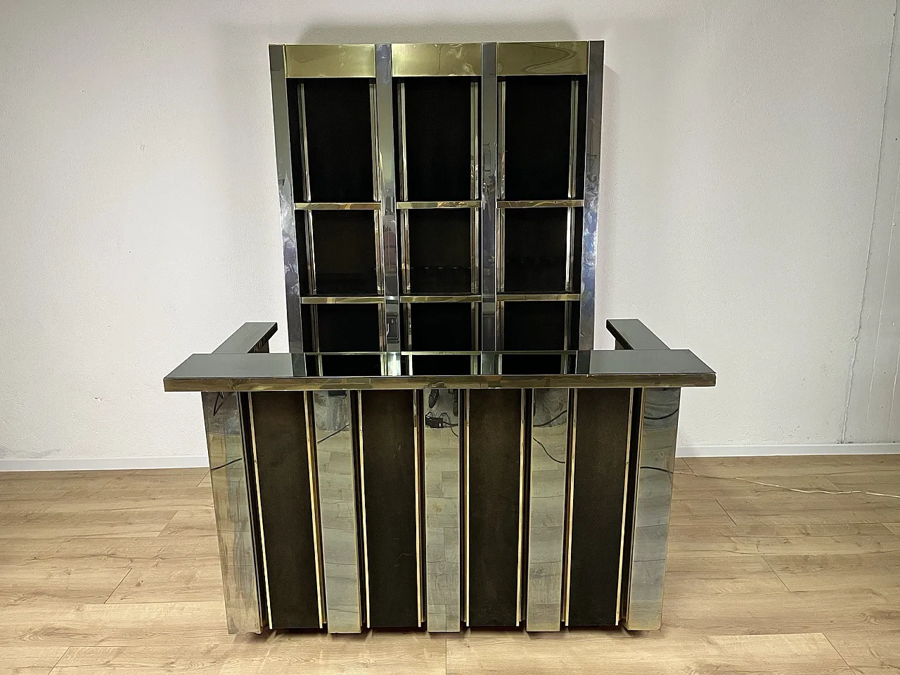 Metal and glass bar cabinet by Willy Rizzo, 1960s 18