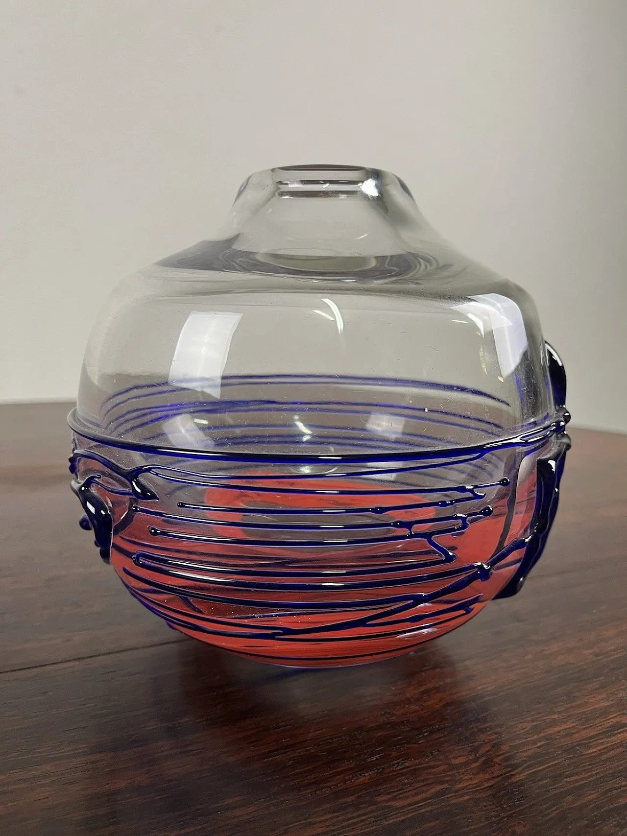 Vaso rotondo in vetro rosso e blu, anni '70 5