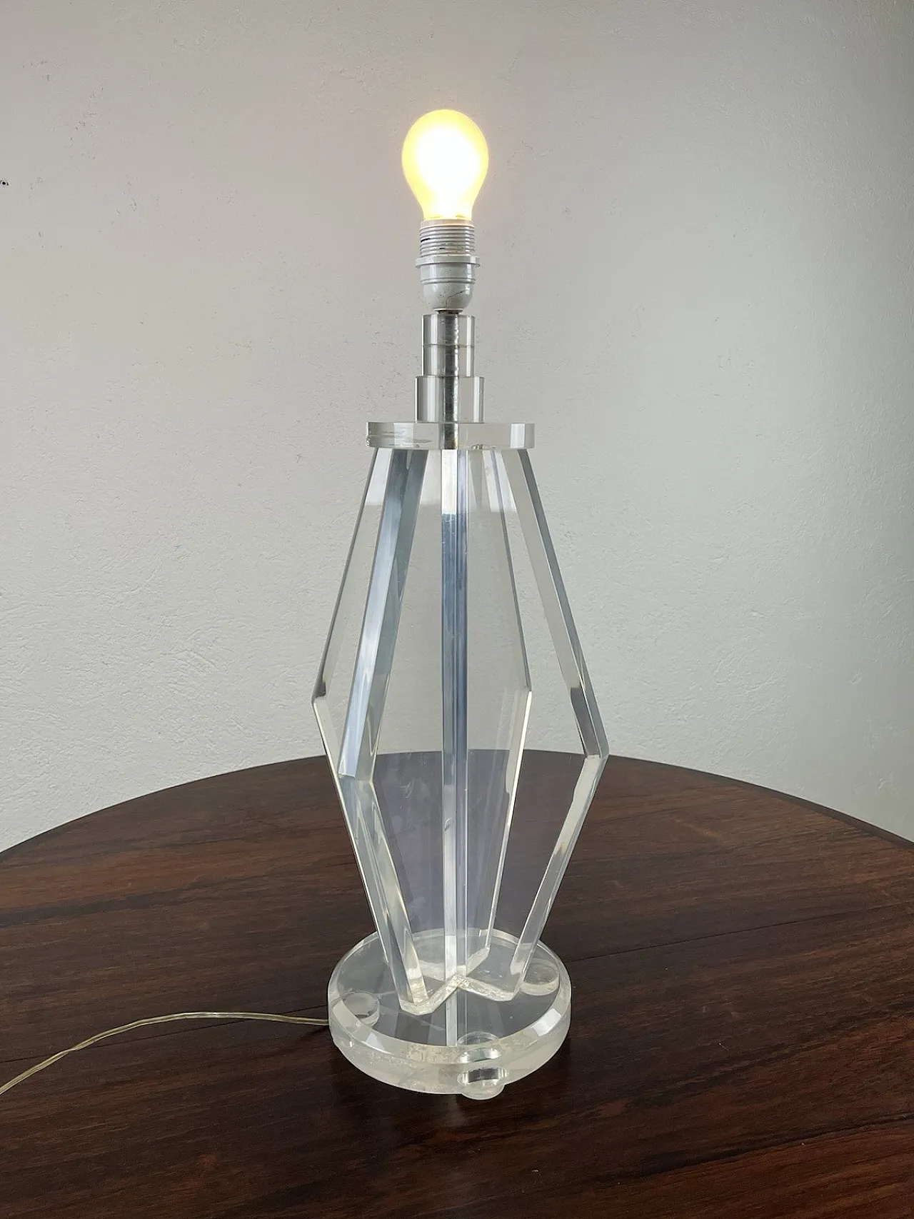 Plexiglass table lamp, 1970s 2