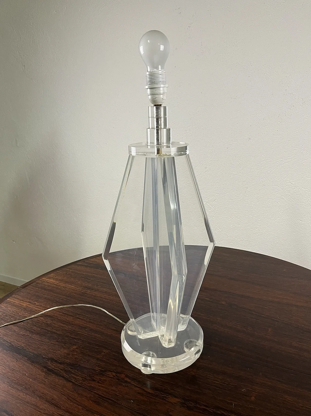 Plexiglass table lamp, 1970s 9