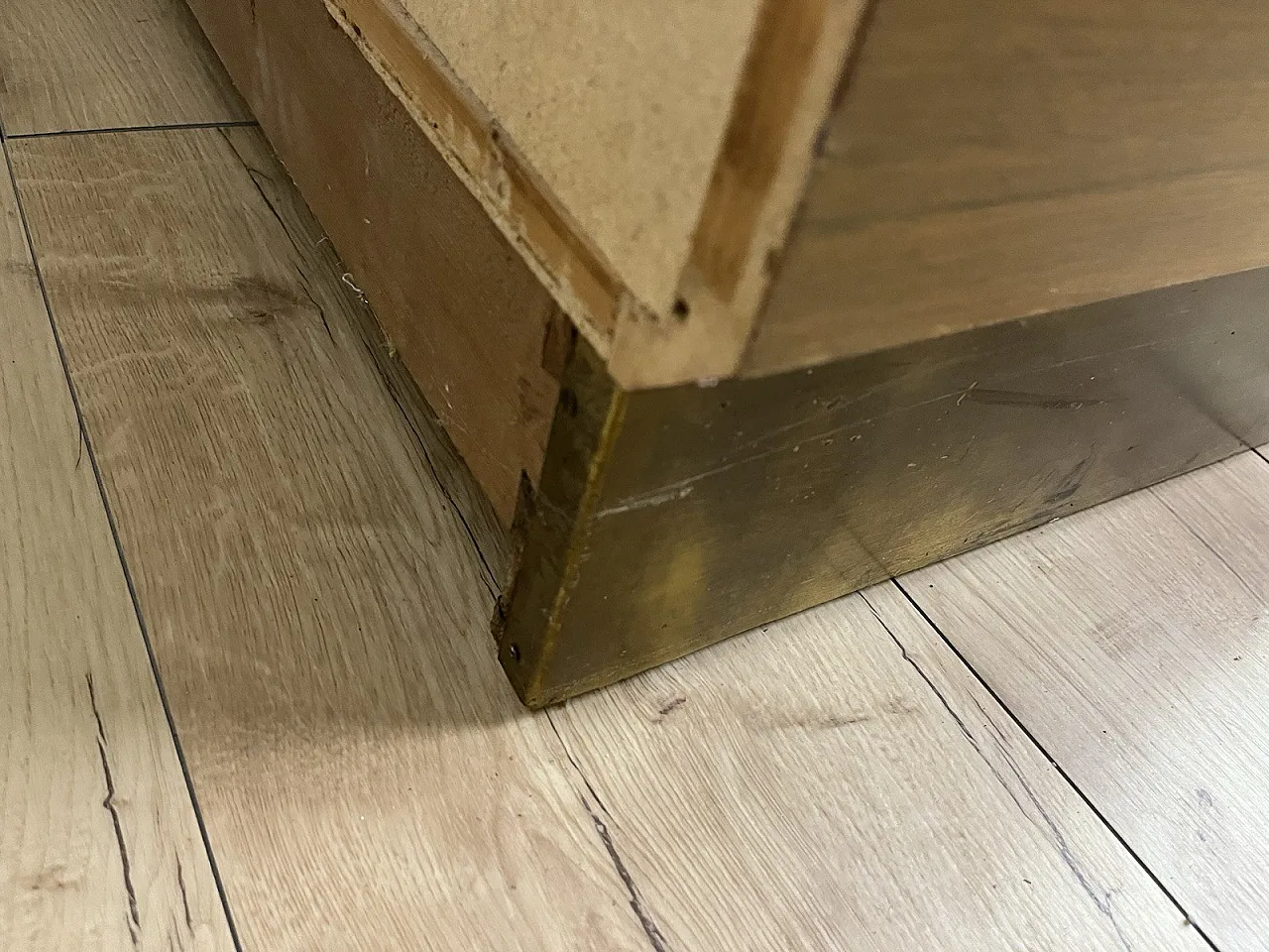 Cassettiera consolle a 3 corpi in legno e ottone, anni '60 14