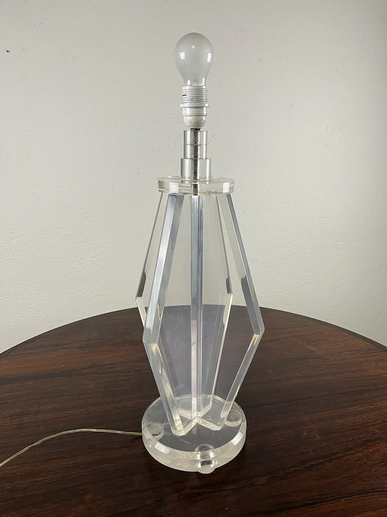 Plexiglass table lamp, 1970s 10