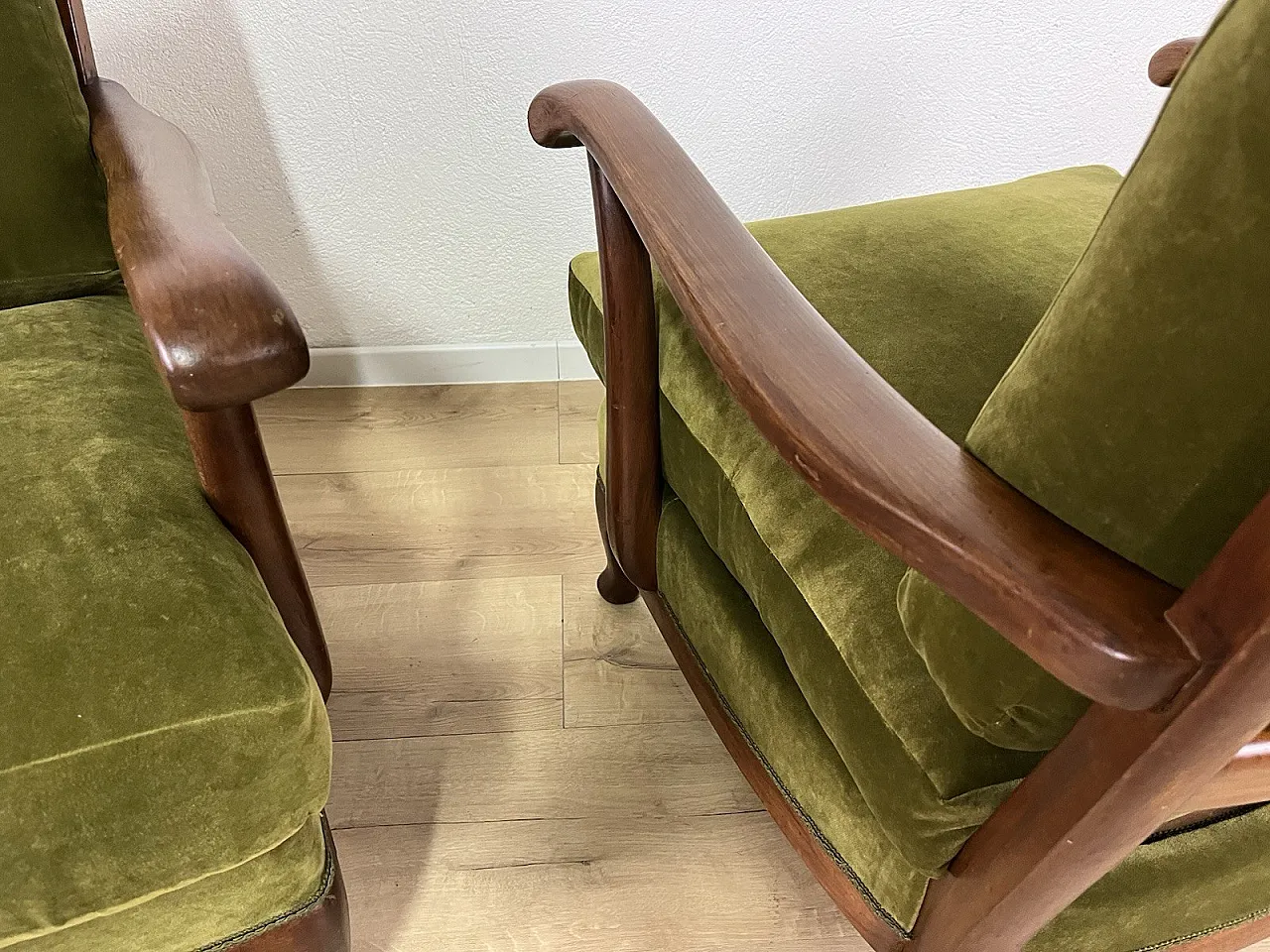 Coppia di poltrone in legno e velluto di Paolo Buffa, anni '50 10