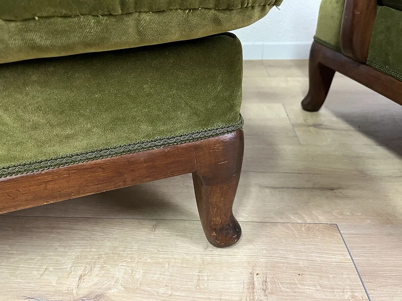 Coppia di poltrone in legno e velluto di Paolo Buffa, anni '50 11