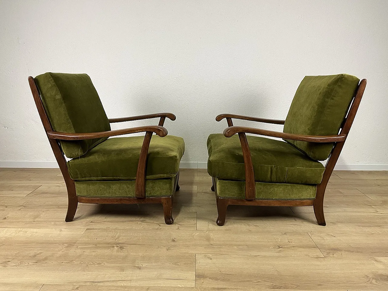 Coppia di poltrone in legno e velluto di Paolo Buffa, anni '50 12