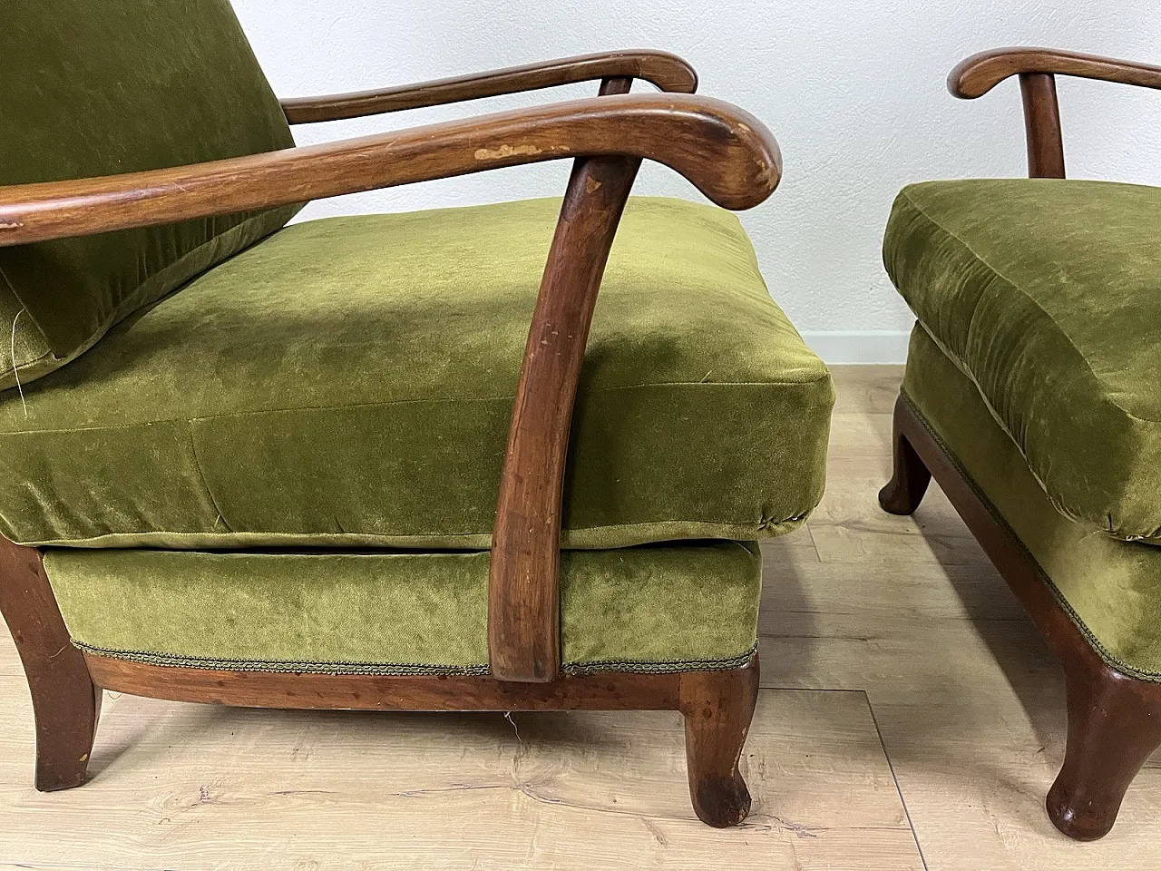 Coppia di poltrone in legno e velluto di Paolo Buffa, anni '50 13