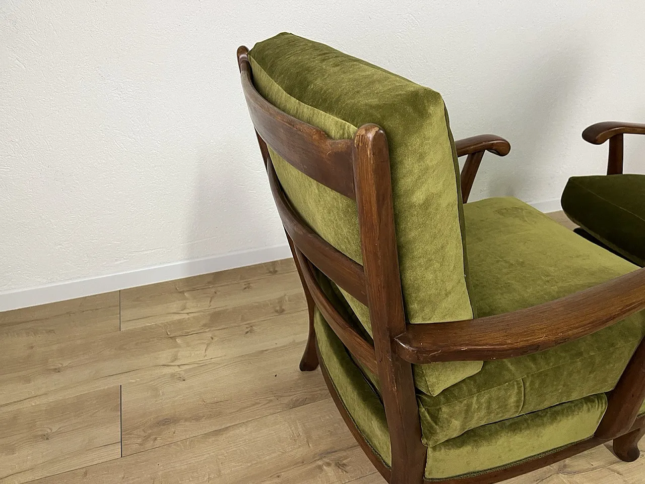 Coppia di poltrone in legno e velluto di Paolo Buffa, anni '50 17