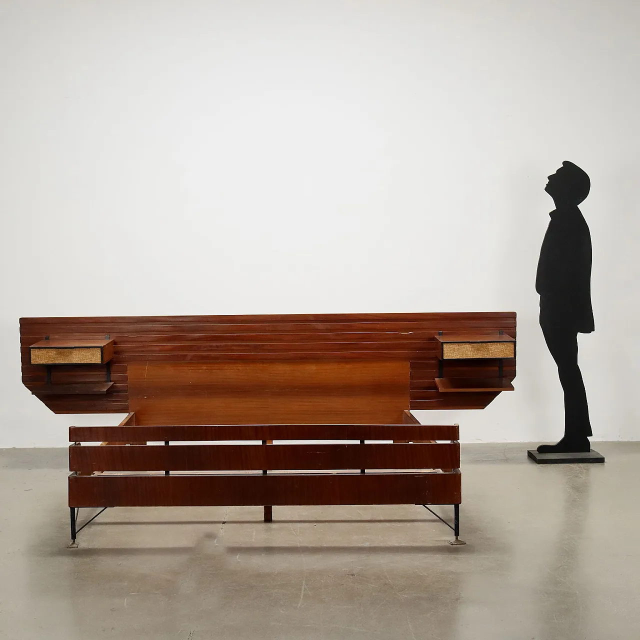 Letto matrimoniale in mogano impiallacciato, anni '60 3