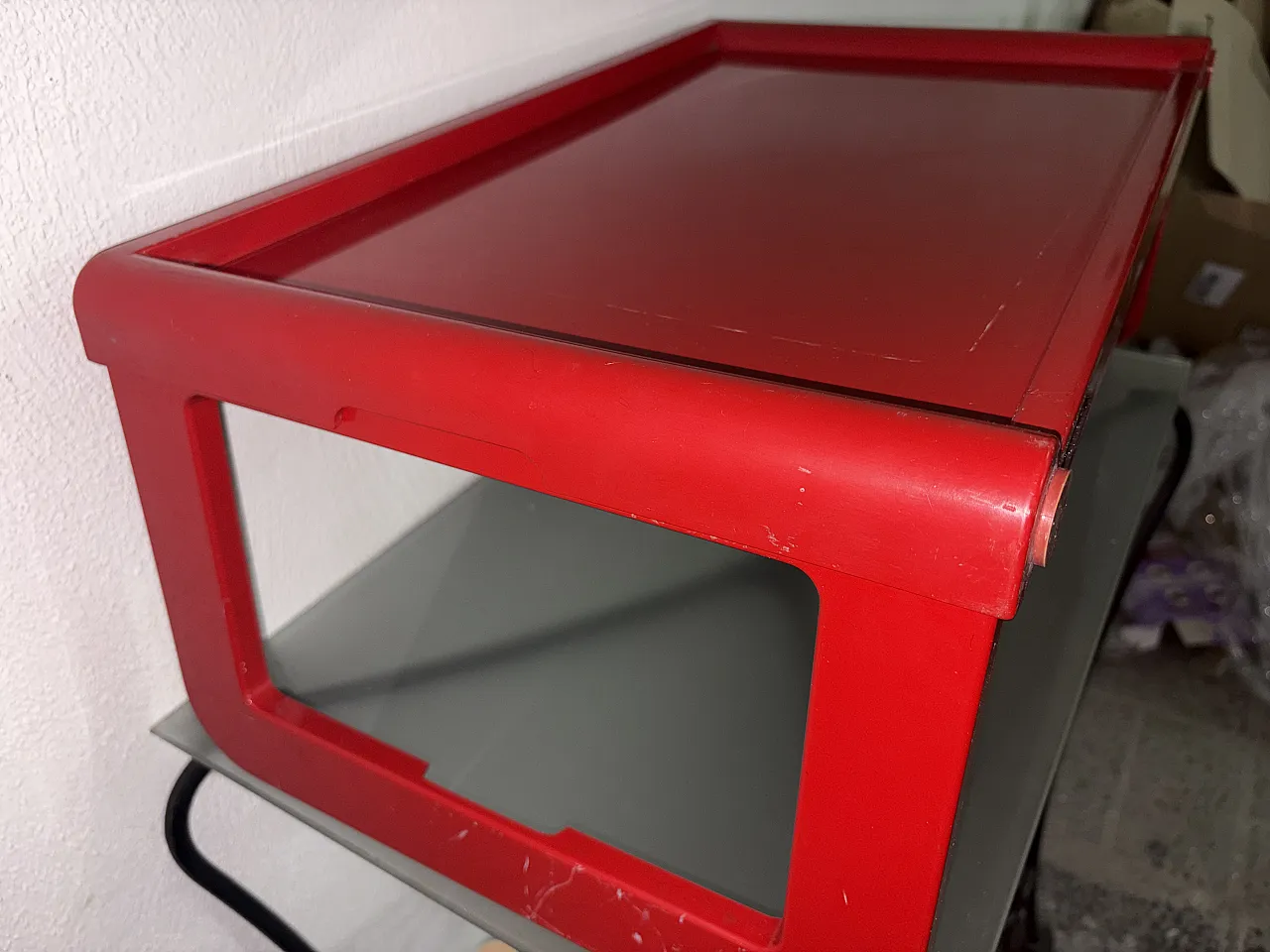 Tavolino rosso Guzzini 2