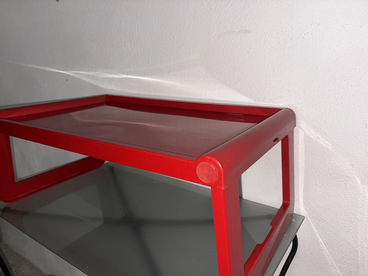 Tavolino rosso Guzzini 5