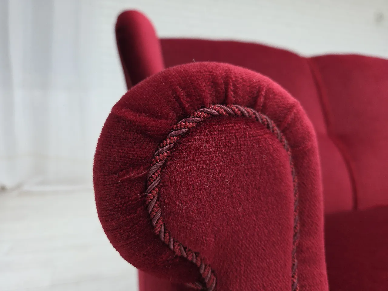 Danish 3-seater curved sofa in red furniture velour, 1960s 3