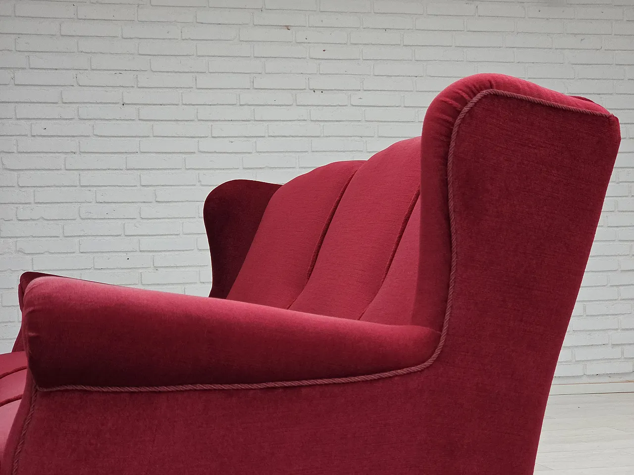Danish 3-seater curved sofa in red furniture velour, 1960s 16