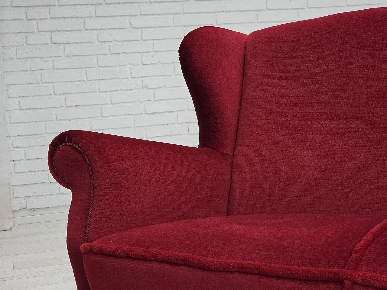 Danish 3-seater curved sofa in red furniture velour, 1960s 18