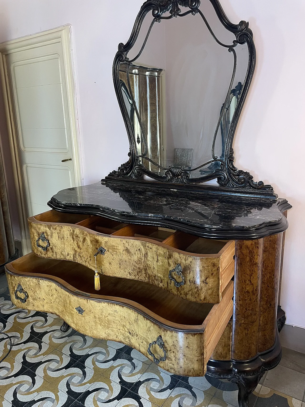 Walnut burl chest of drawers with mirror, 1940s 3