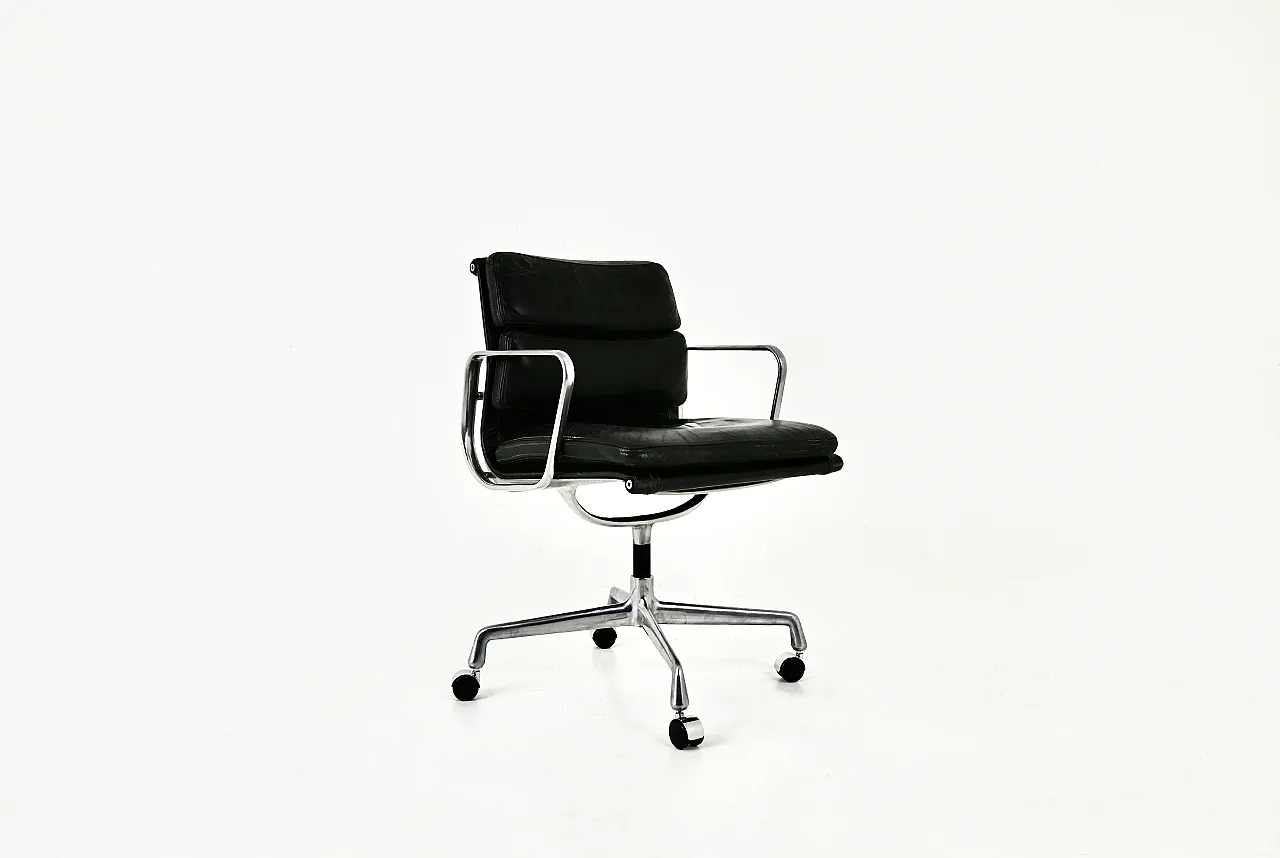 Sedia per pad morbidi di Charles e Ray Eames per Herman Miller, anni '70 1