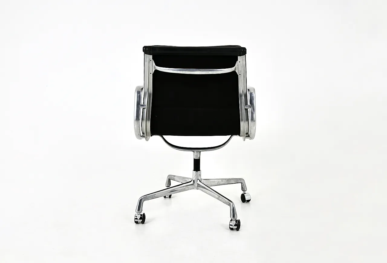 Sedia per pad morbidi di Charles e Ray Eames per Herman Miller, anni '70 4