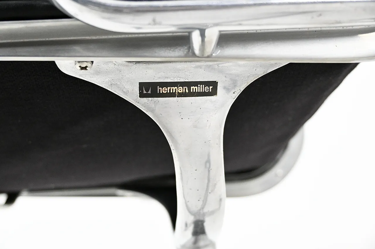 Sedia per pad morbidi di Charles e Ray Eames per Herman Miller, anni '70 9