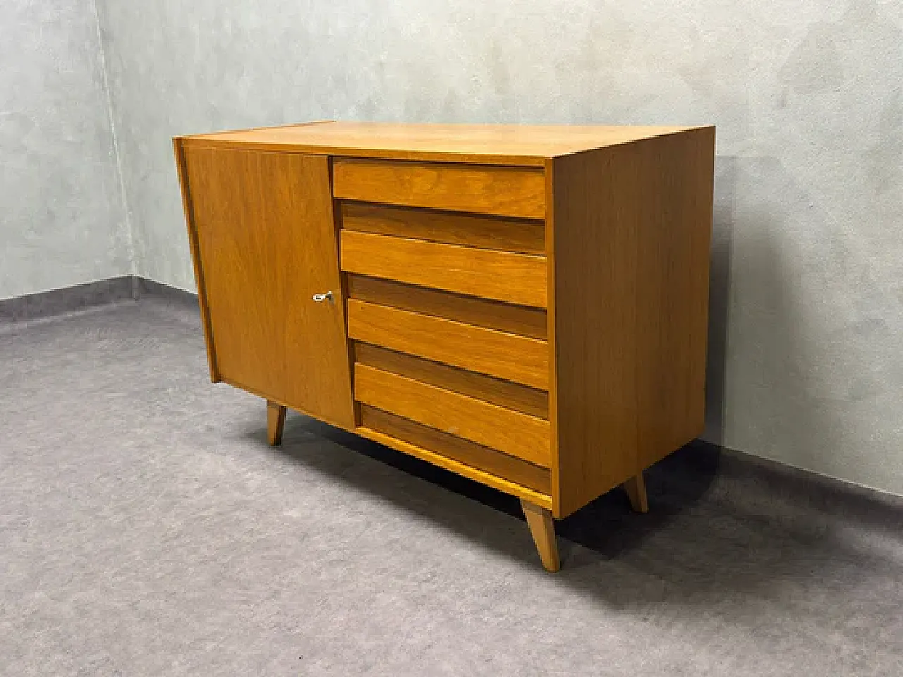 Credenza U‑458 in legno, anni '60 4
