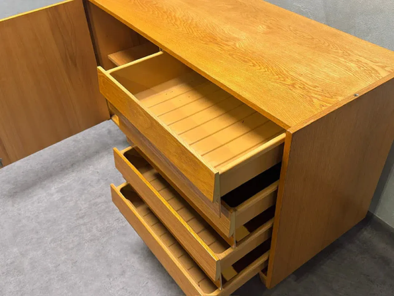 Credenza U‑458 in legno, anni '60 9