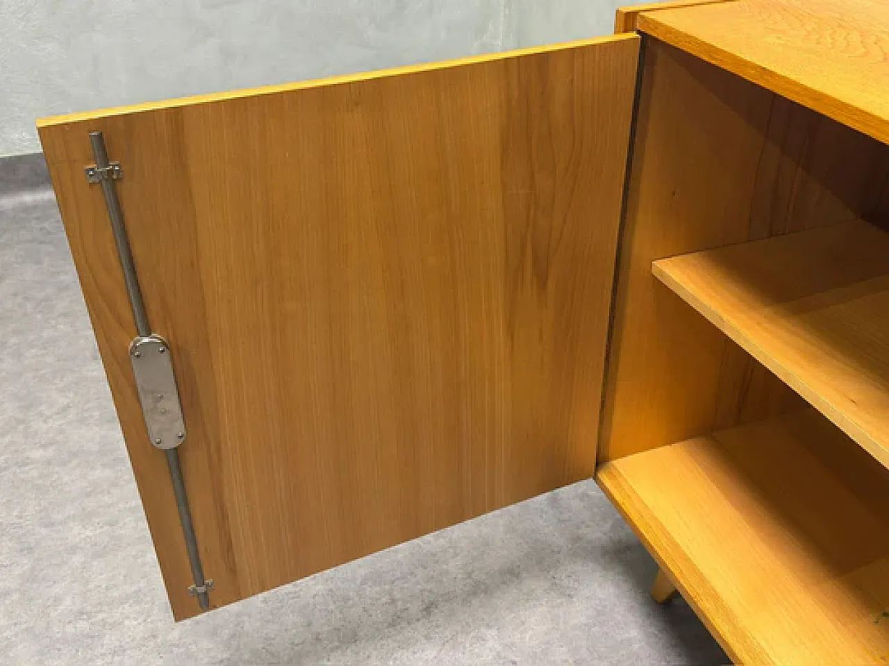 Credenza U‑458 in legno, anni '60 12