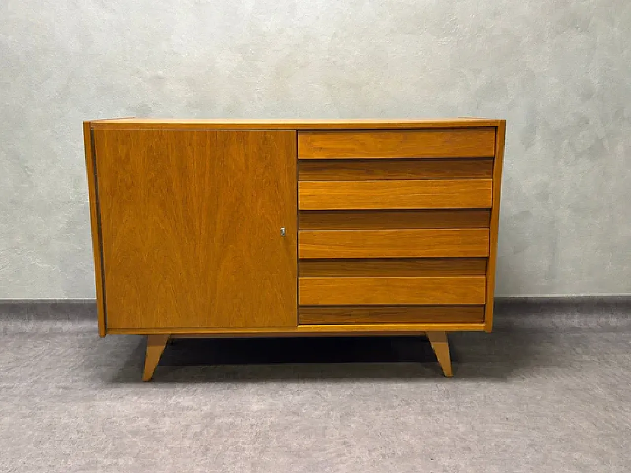 Credenza U‑458 in legno, anni '60 14