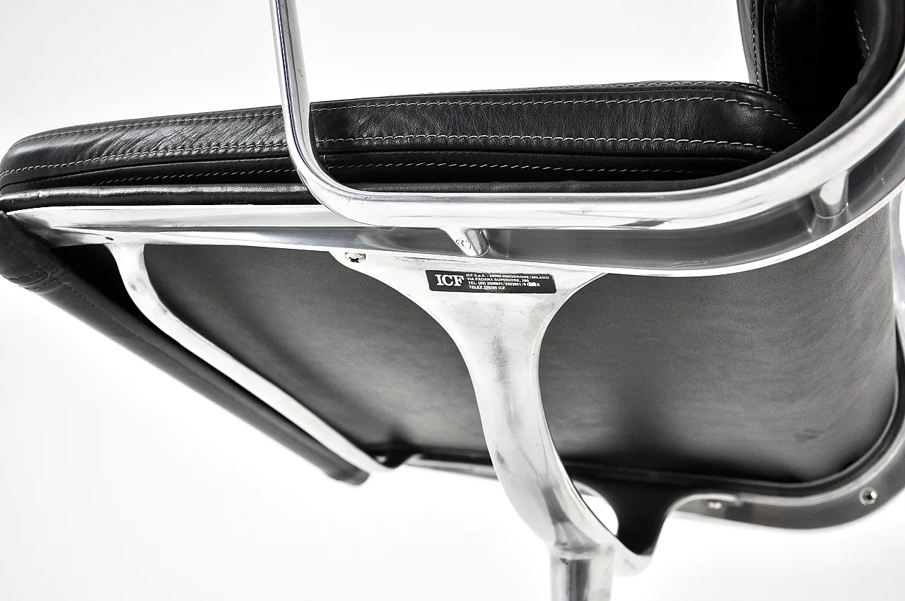Sedia per cuscinetti morbidi in pelle nera di Charles e Ray Eames per ICF, anni '70 9