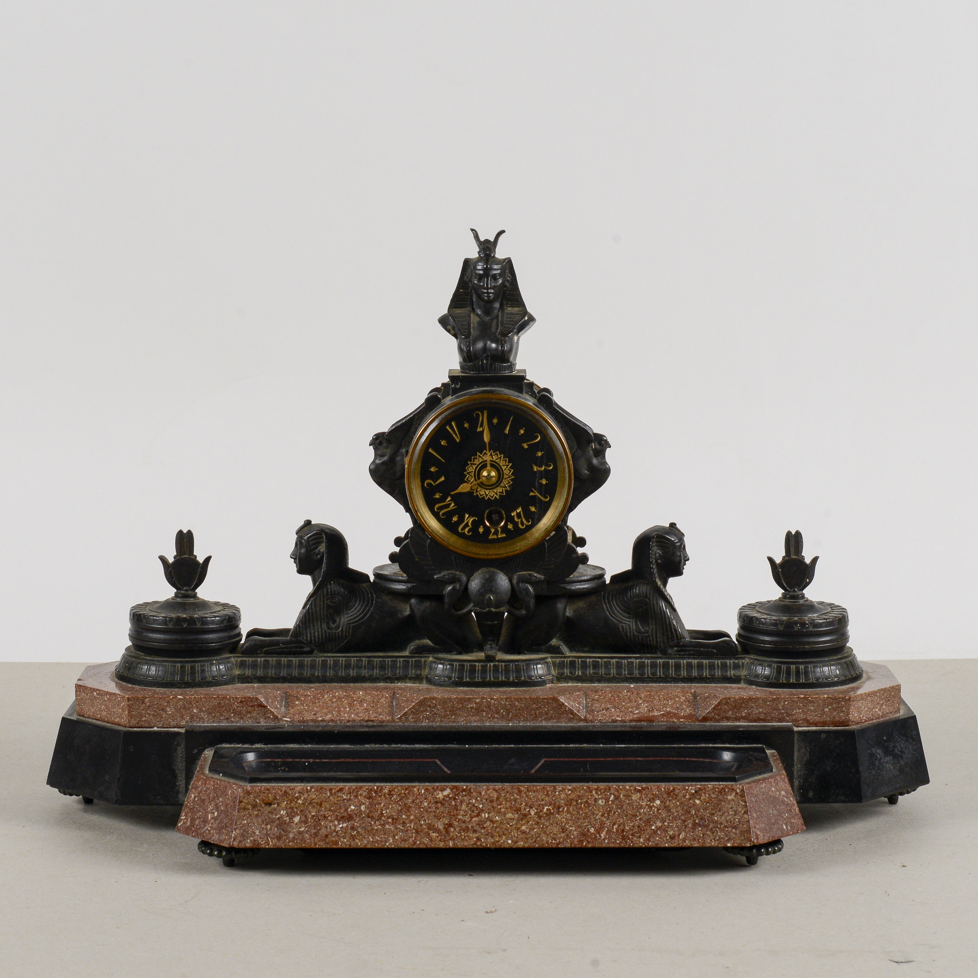 Orologio da camino in bronzo e marmi policromi, primo '900 intOndo