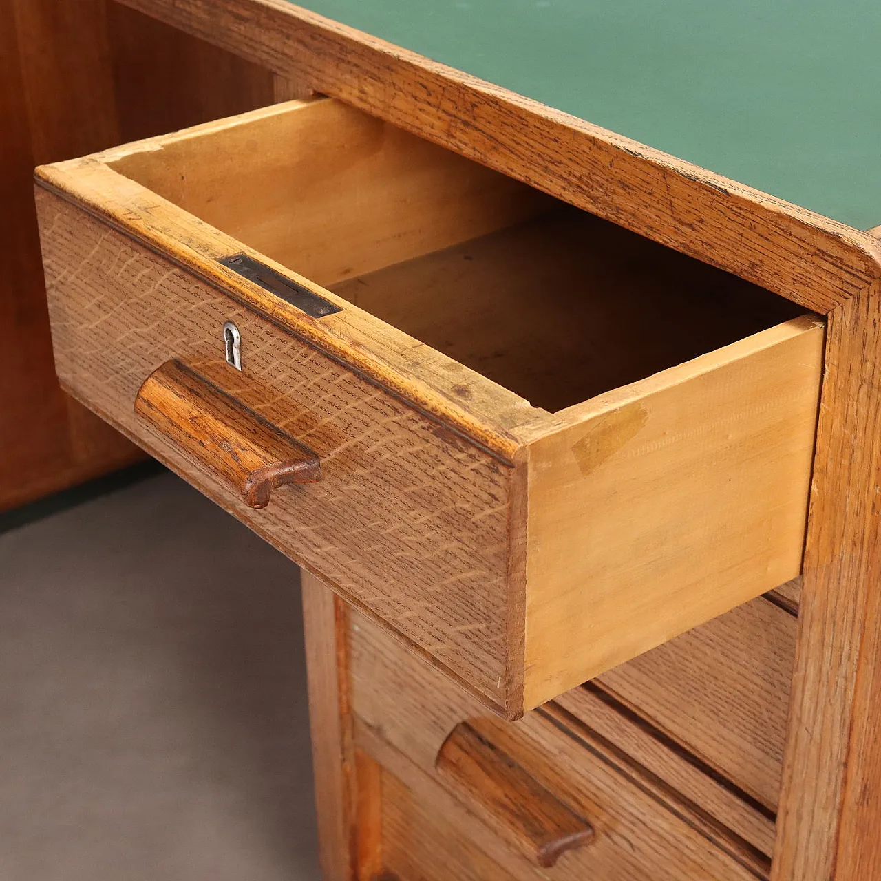 Scrivania in rovere e laminato con 2 cassetti, anni '50 4