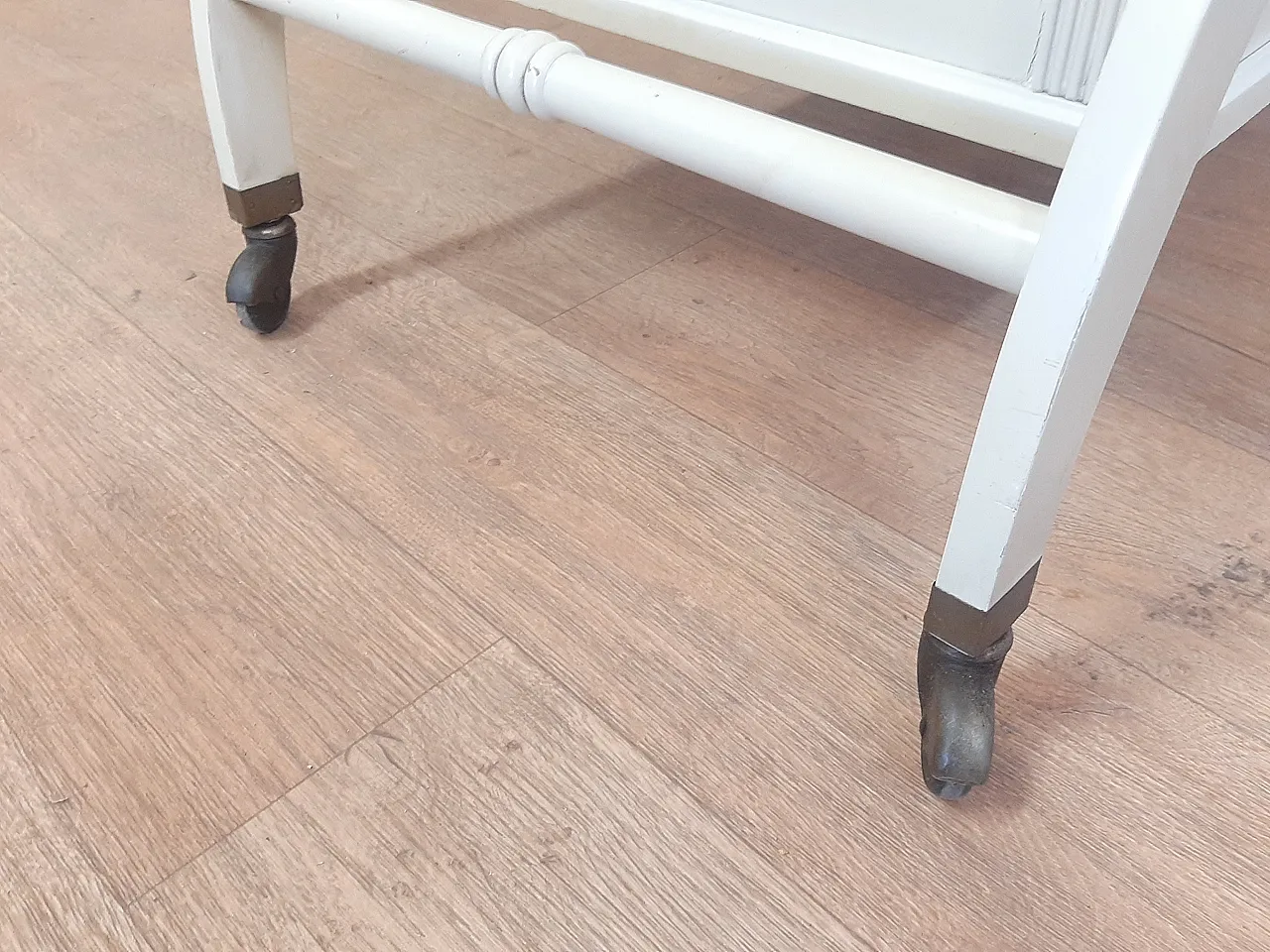 White lacquered wooden bar with automatic, 1970s 7