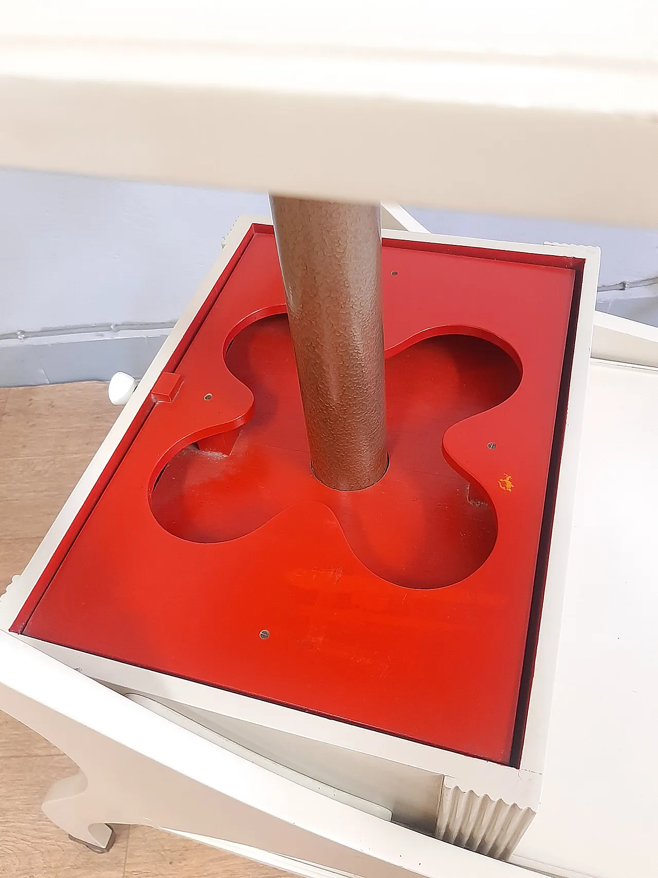 White lacquered wooden bar with automatic, 1970s 9