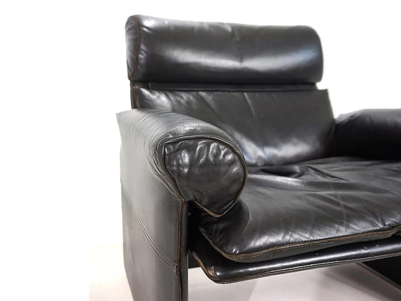 Leather armchair by Giovanni Offredi for Saporiti, 1970s 5