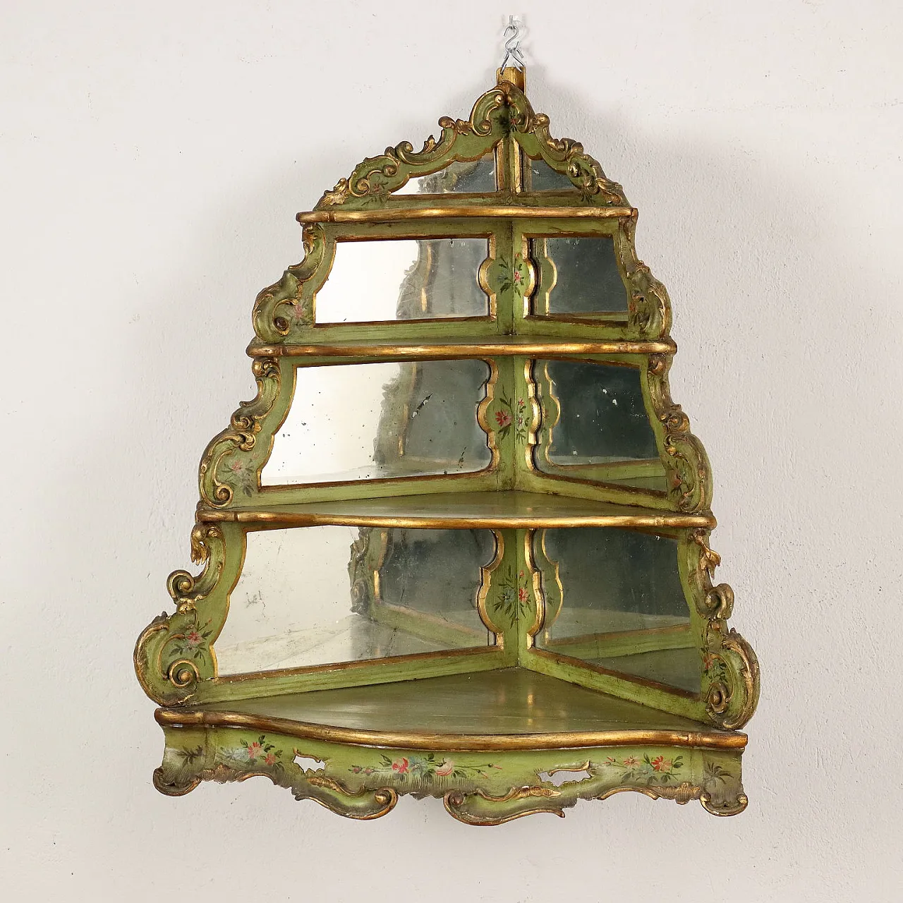 Rococo style lacquered and gilded wood hanging corner unit with mirrors, late 19th century 3