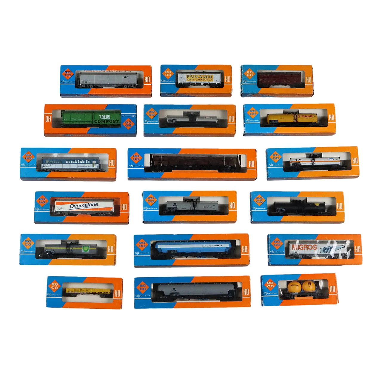 18 Roco HO wagons, 20th century 1