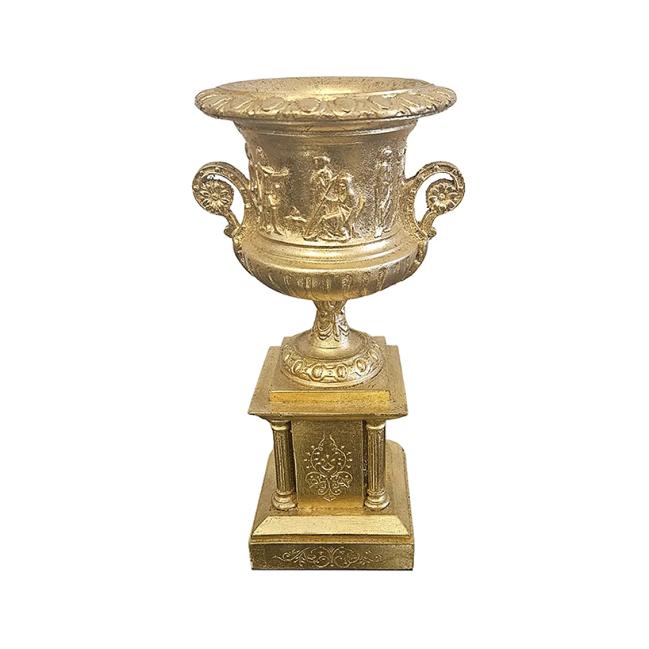 Vaso in stucco dorato 2