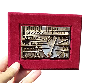 Bassorilievo in bronzo di Arnaldo Pomodoro per Johnson, anni '70