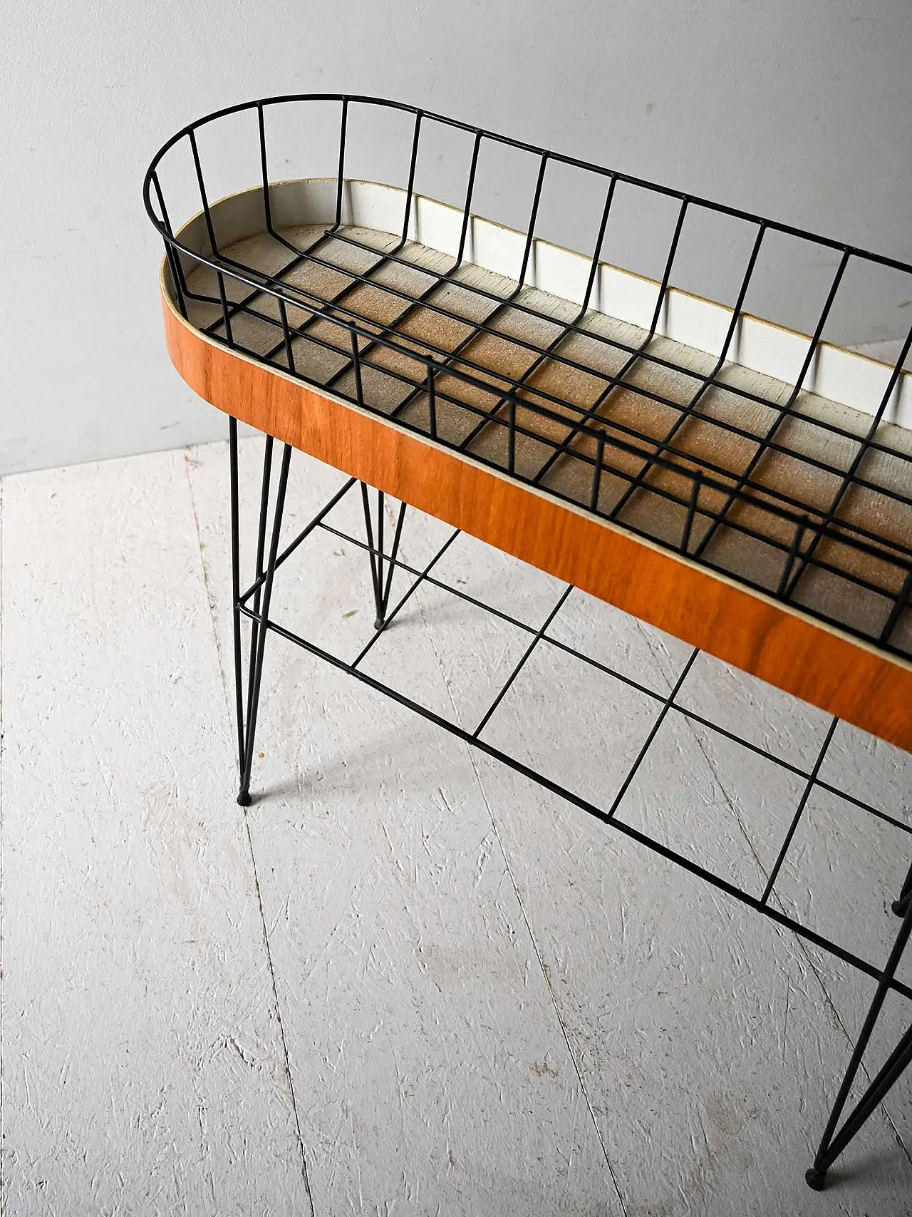 Portafiori scandinavo anni ’60 in teak e metallo 7