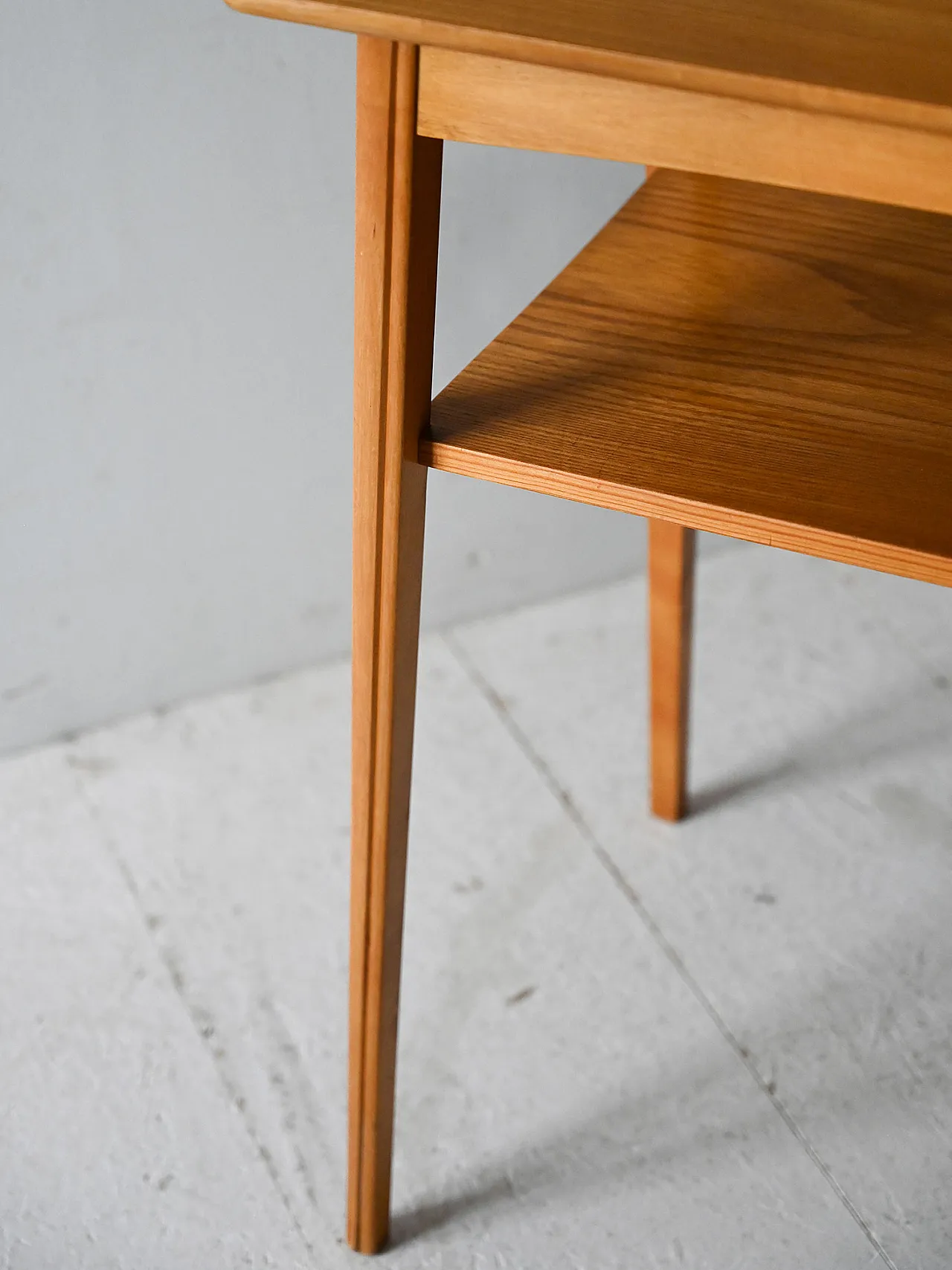 Scandinavian 60s table in solid pine 5