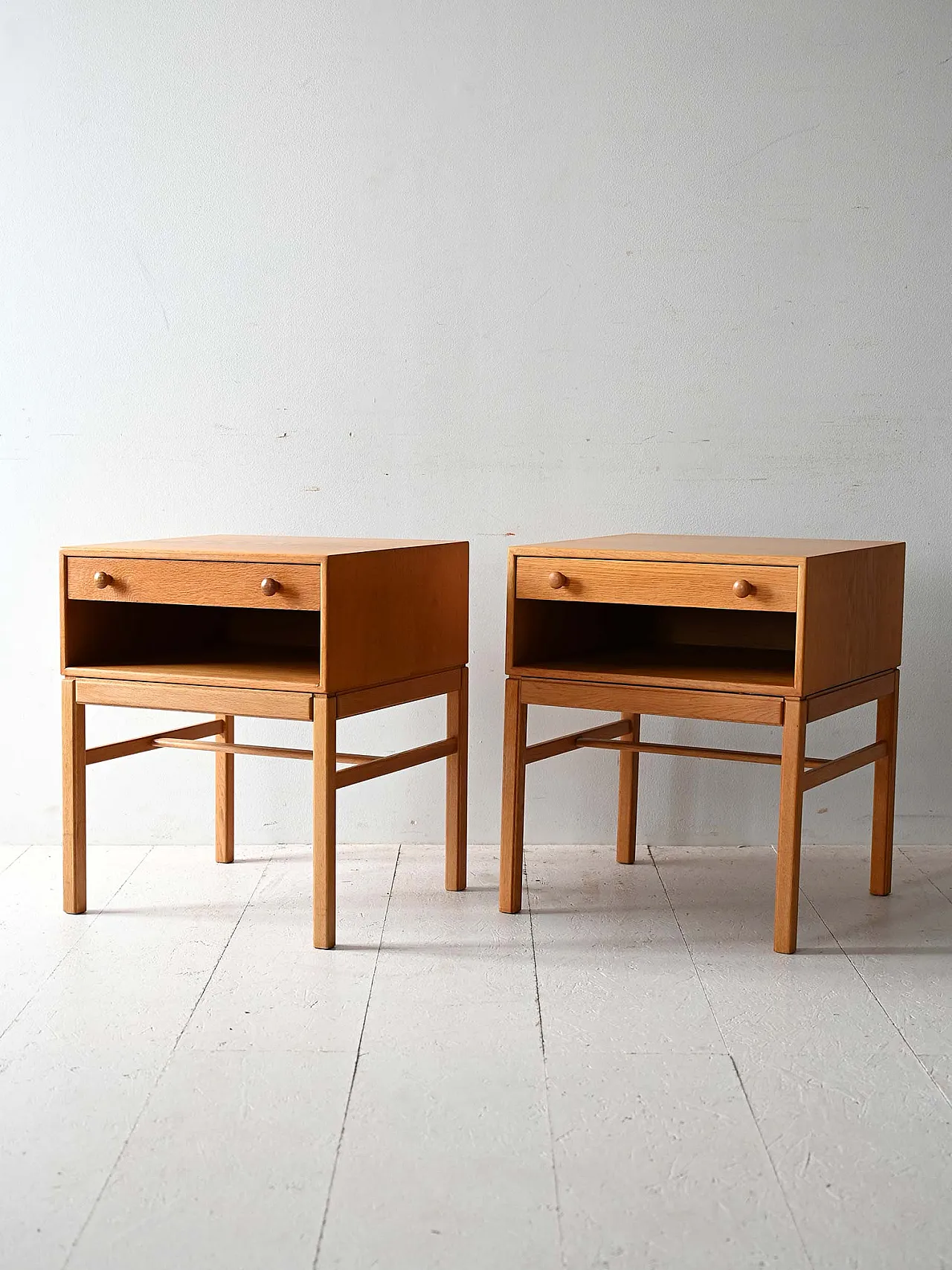 Pair of Scandinavian bedside tables in Casino oak 1
