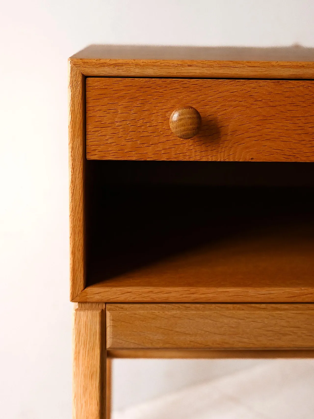 Pair of Scandinavian bedside tables in Casino oak 6
