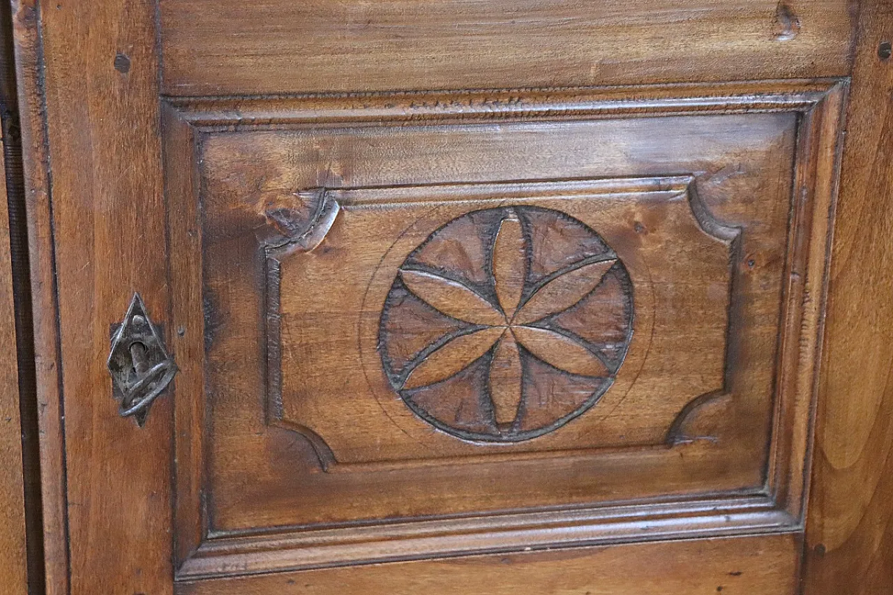 Solid poplar wardrobe, early 19th century 6