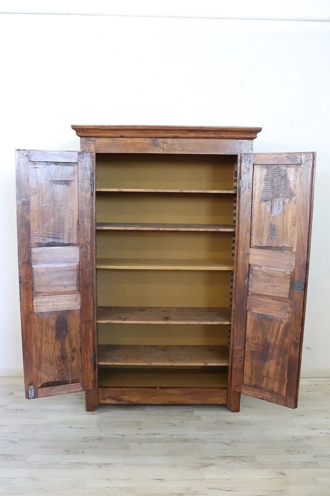 Solid poplar wardrobe, early 19th century 9