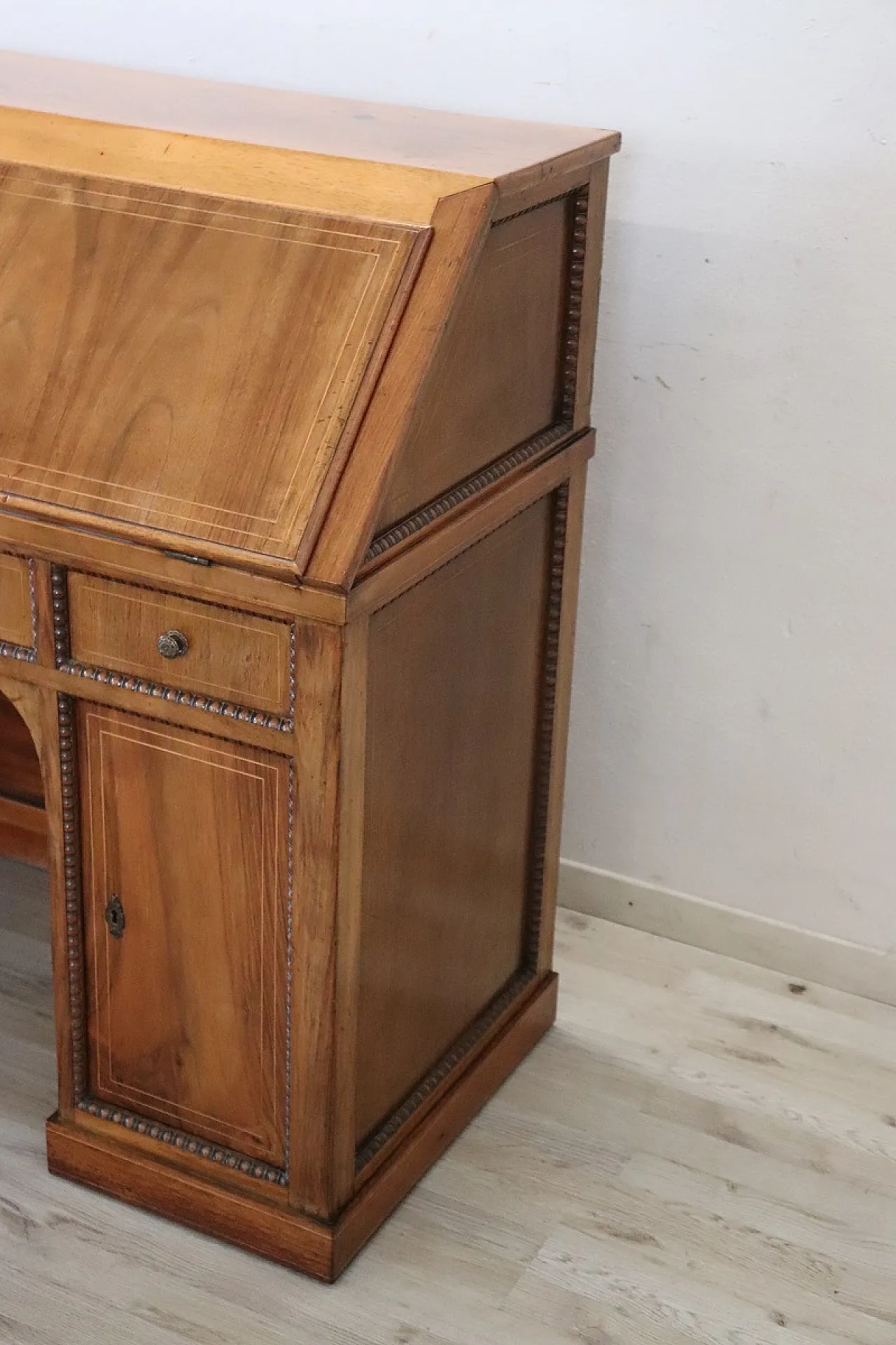 Walnut desk, first half of the 19th century 3