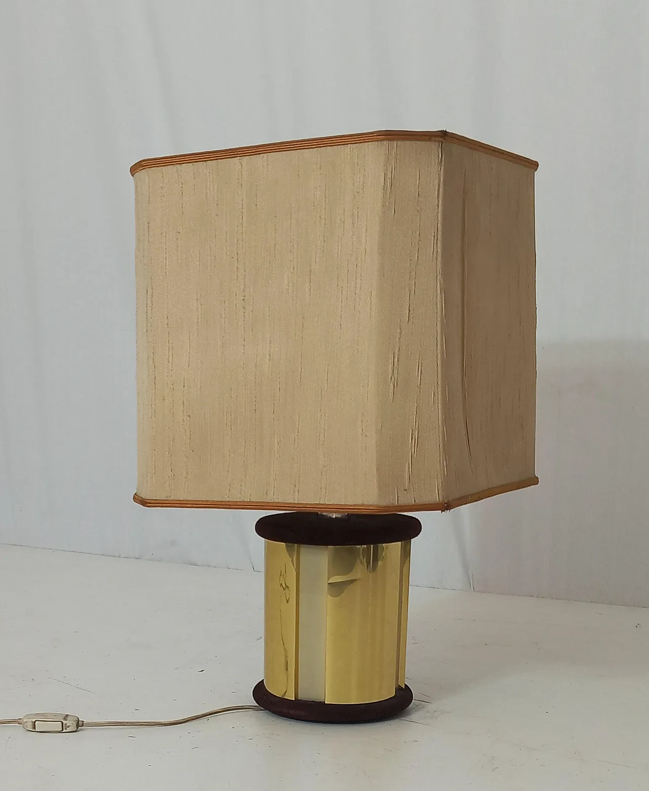 Mid-Century Classic Table Lamp, 1960s 2