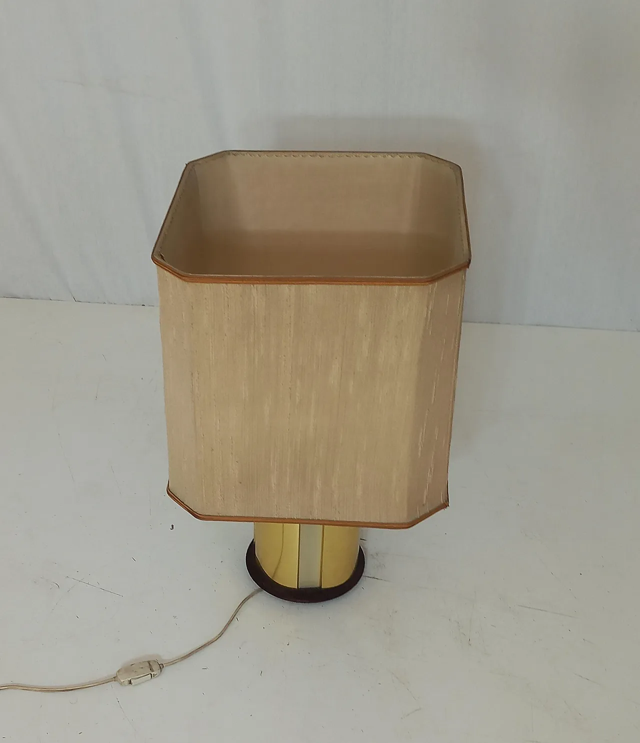 Mid-Century Classic Table Lamp, 1960s 3